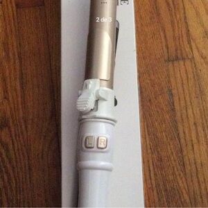 Shejize automatic curling iron. 1 1/4” inches.